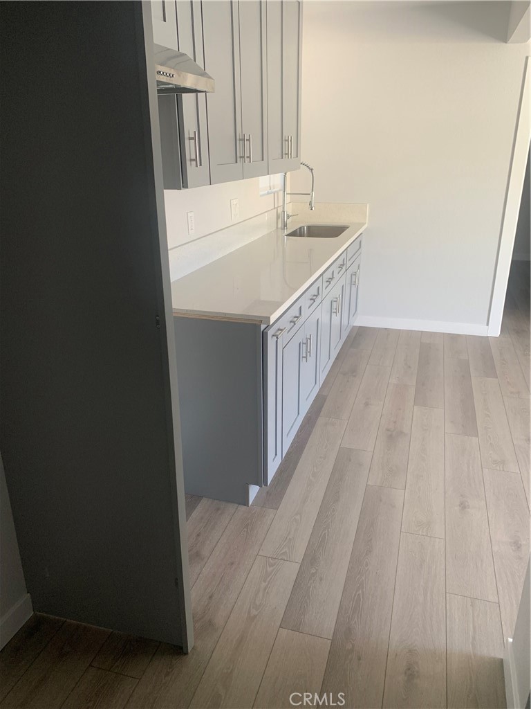 1028 1/2 W 55th Street Property Photo 3