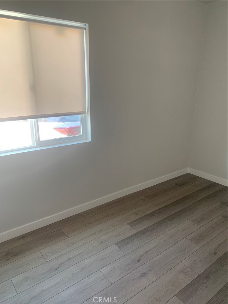 1028 1/2 W 55th Street Property Photo 5