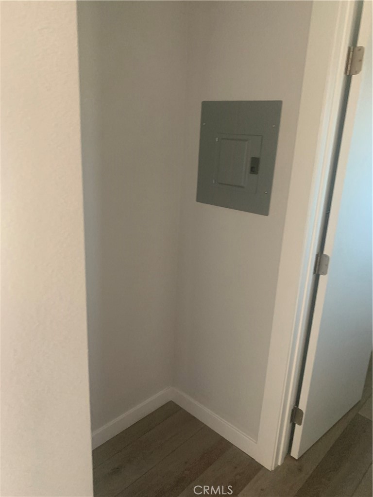 1028 1/2 W 55th Street Property Photo 10