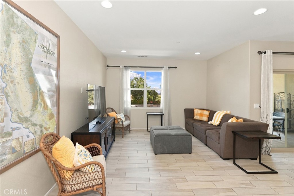 510 S Anaheim Boulevard 8 Property Photo 9