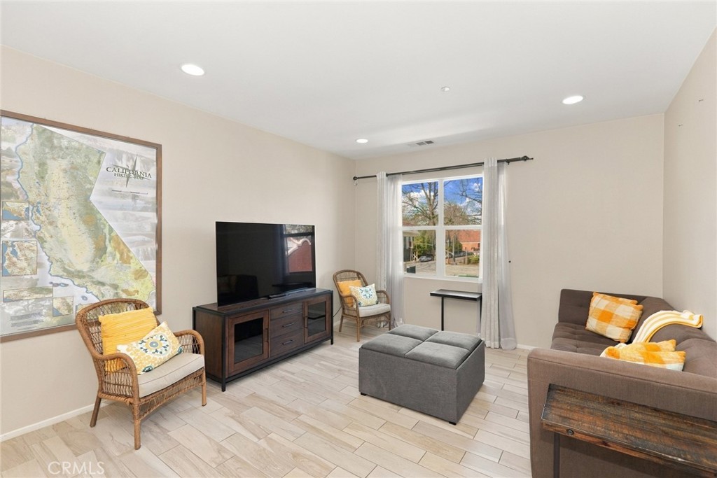 510 S Anaheim Boulevard 8 Property Photo 10