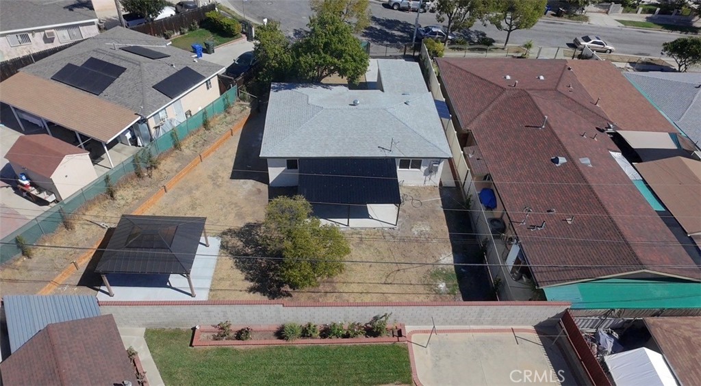 305 Colston Property Photo 24