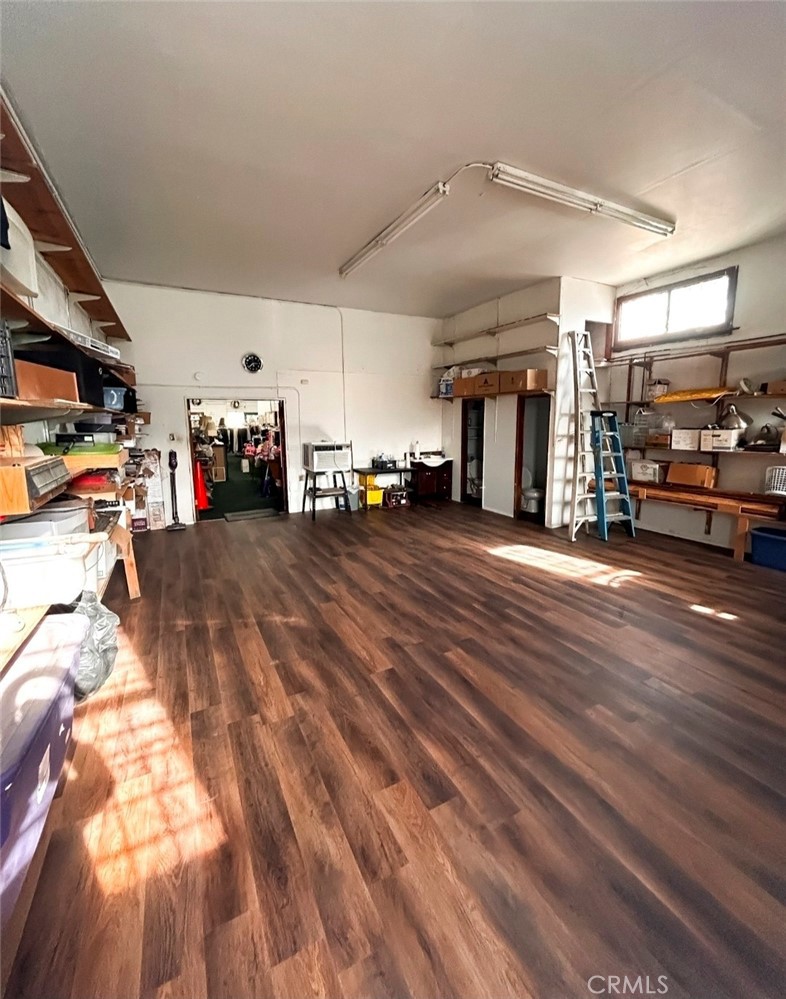 938 E Main Property Photo 3