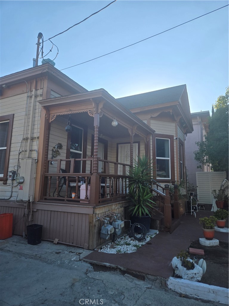 1460 W 23rd Street Property Photo 1