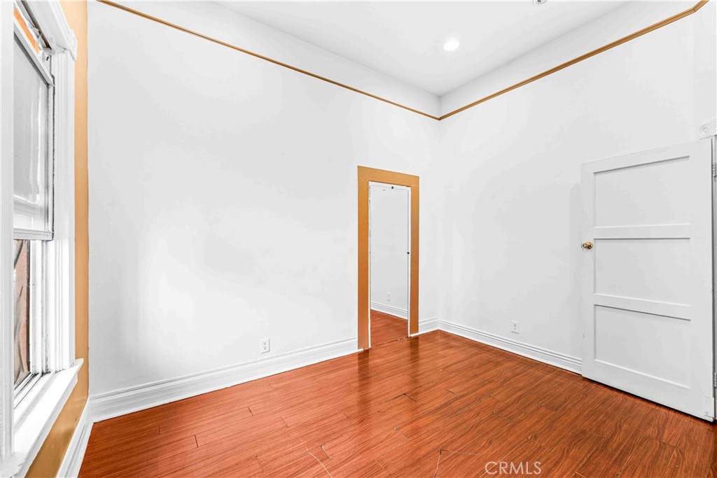 1460 W 23rd Street Property Photo 12