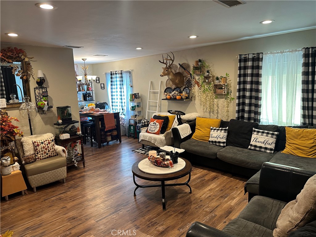 124 N Cedar Property Photo 10