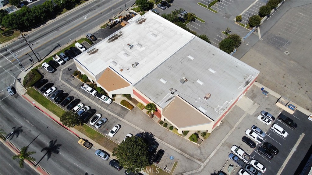 13021 Florence Avenue Property Photo 4