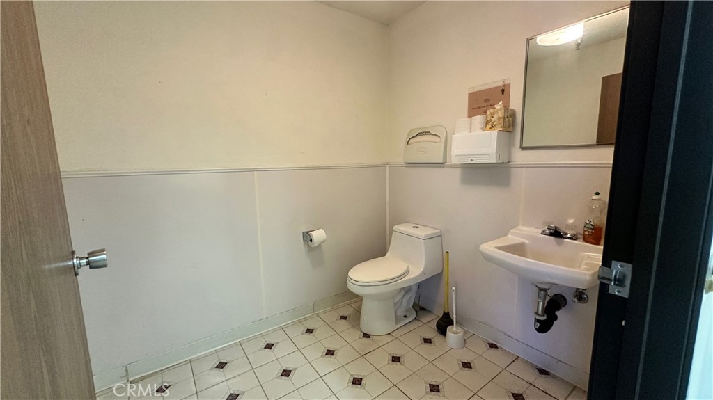 13021 Florence Avenue Property Photo 12