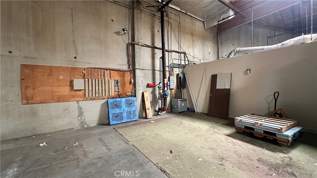 13021 Florence Avenue Property Photo 15