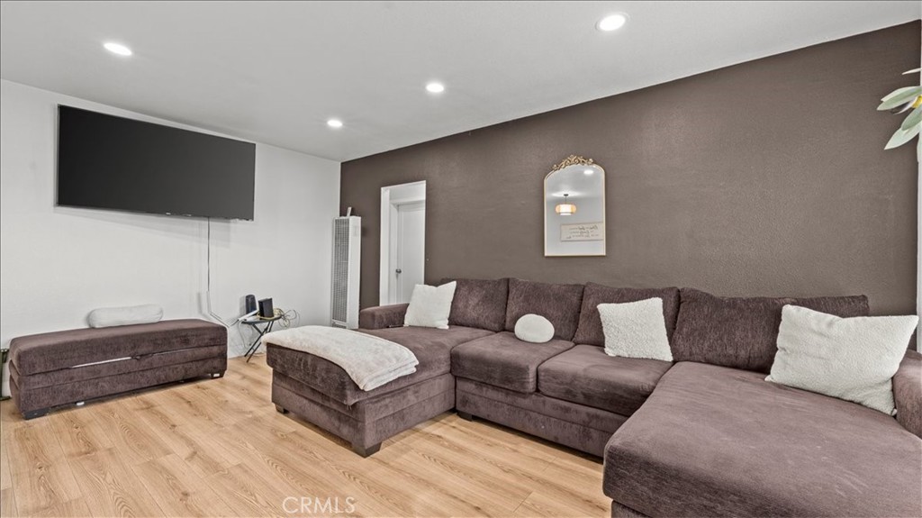 1516 Home Property Photo 3
