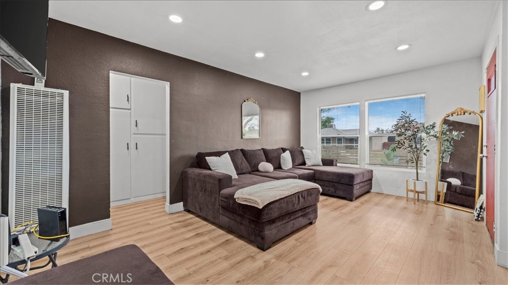 1516 Home Property Photo 4
