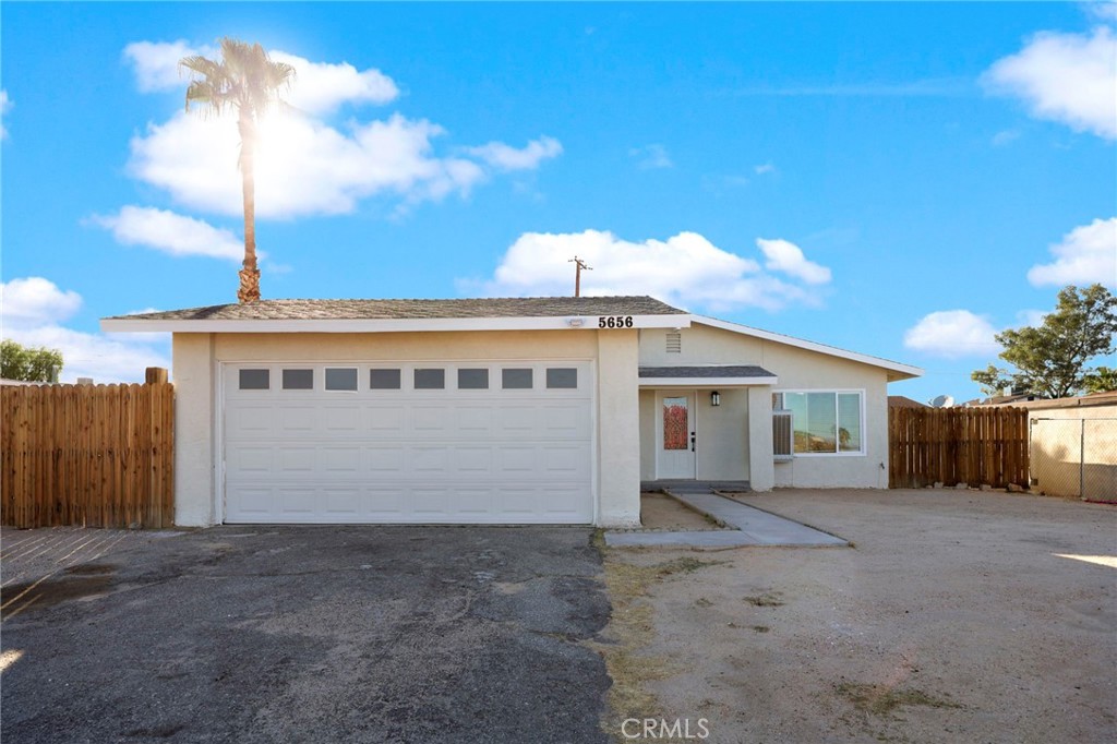 5656 Daisy Property Photo 1