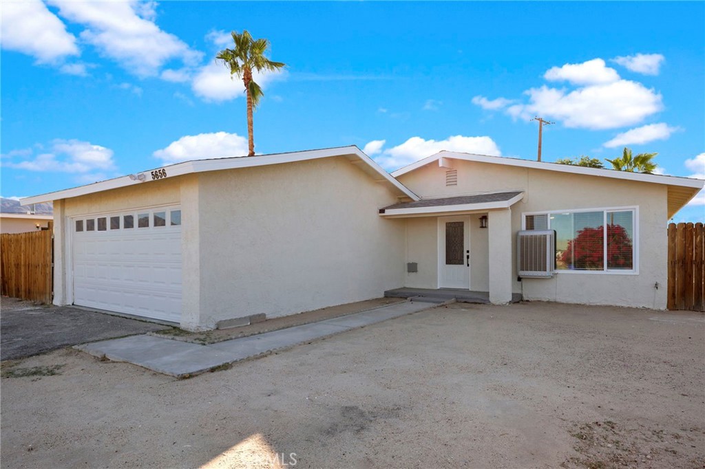 5656 Daisy Property Photo 3