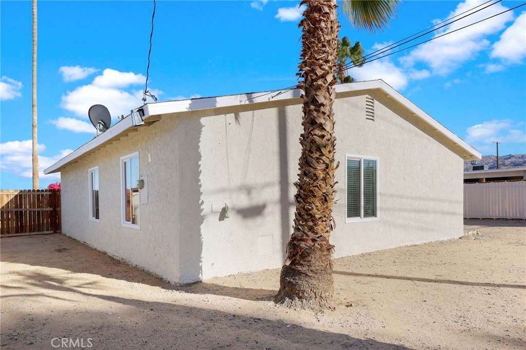 5656 Daisy Property Photo 25