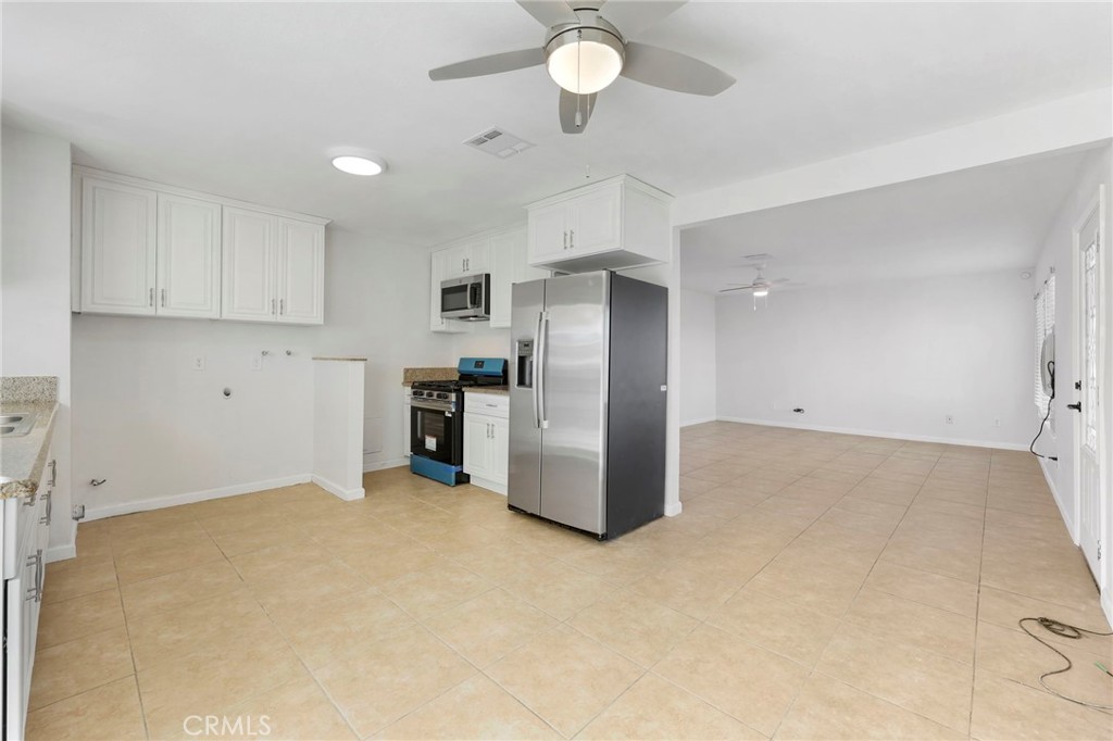 5656 Daisy Property Photo 5