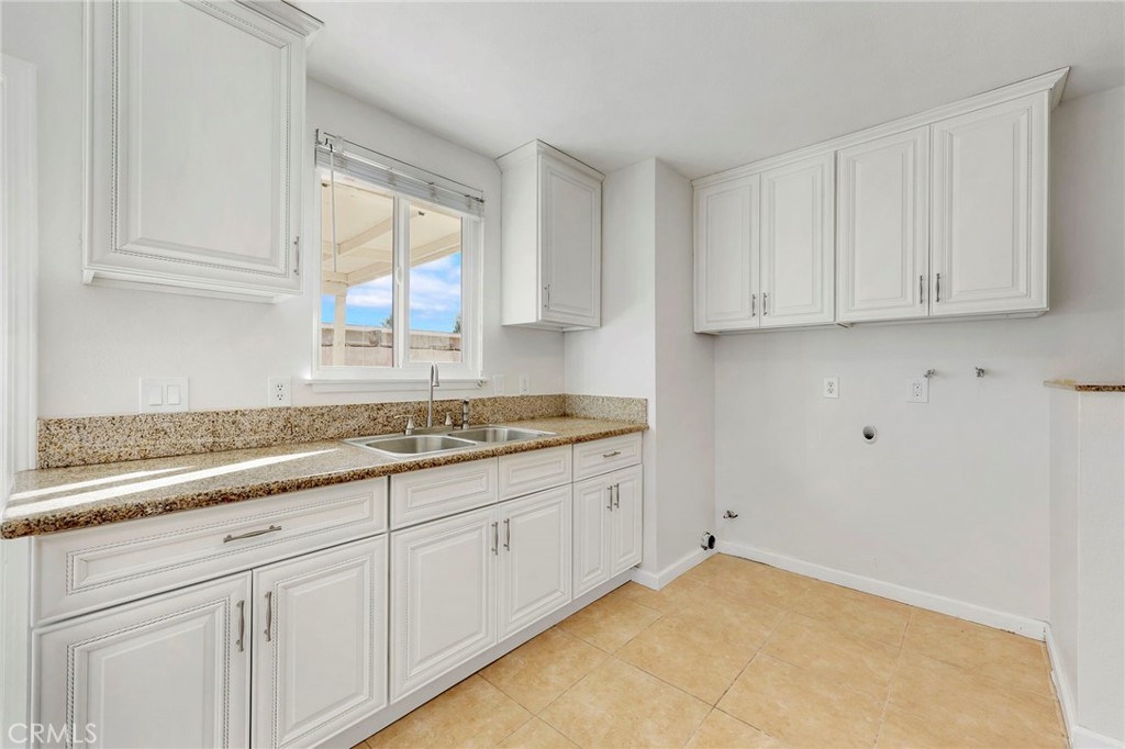 5656 Daisy Property Photo 9