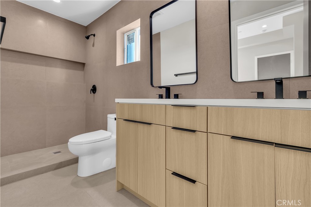 659 S Soto Property Photo 47