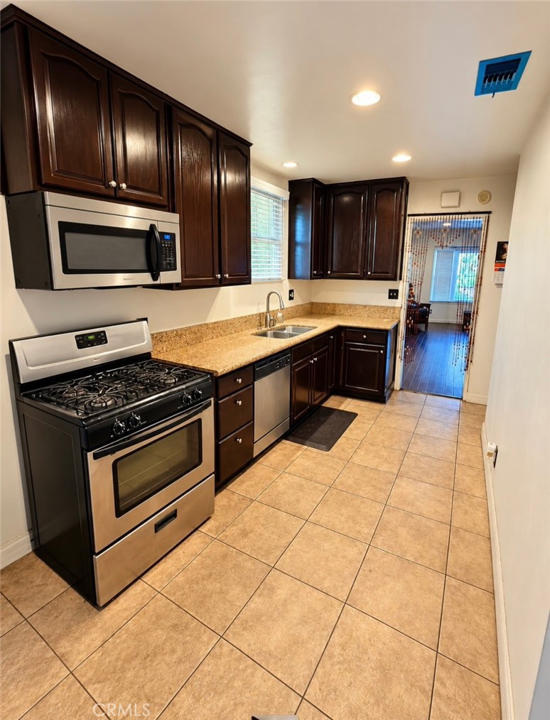 542 W Ada Property Photo 14