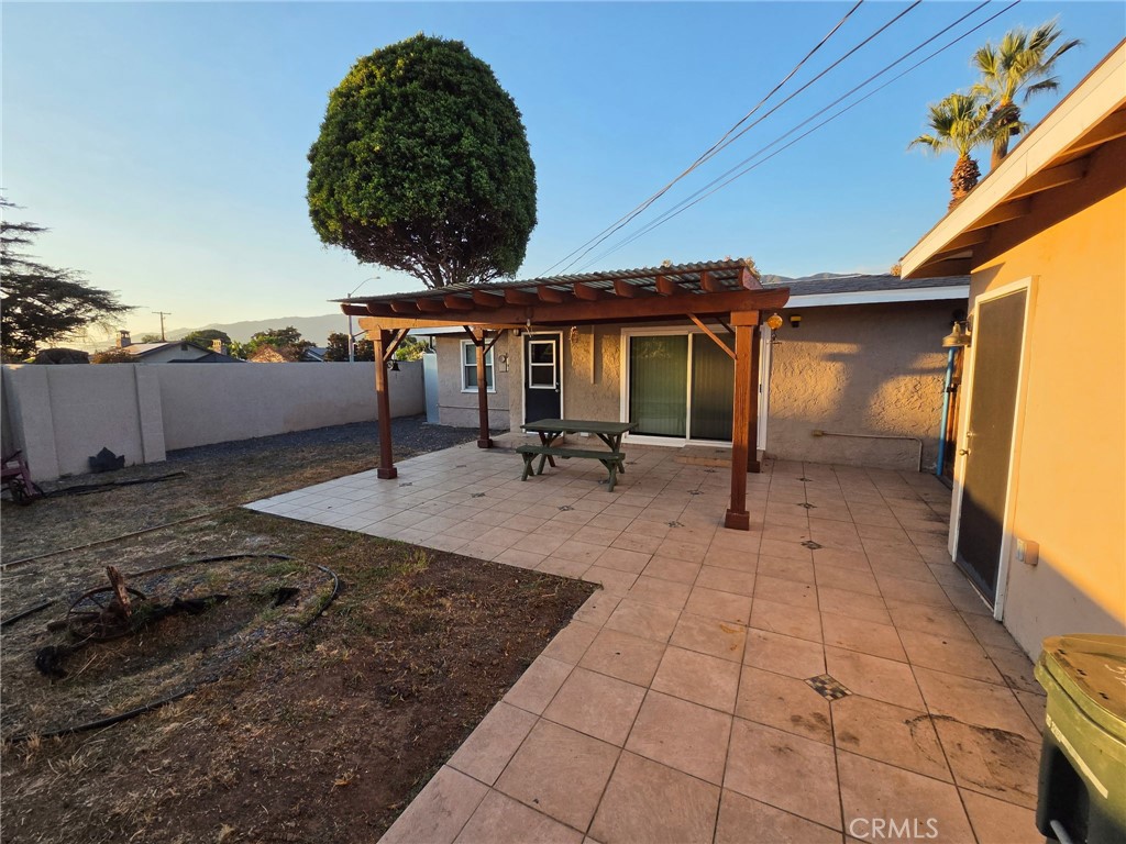 542 W Ada Property Photo 17