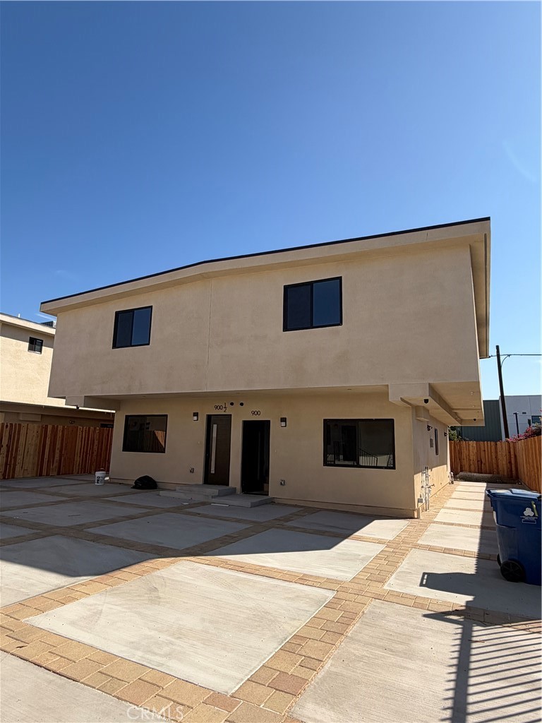 900 Lakme Avenue Property Photo 1