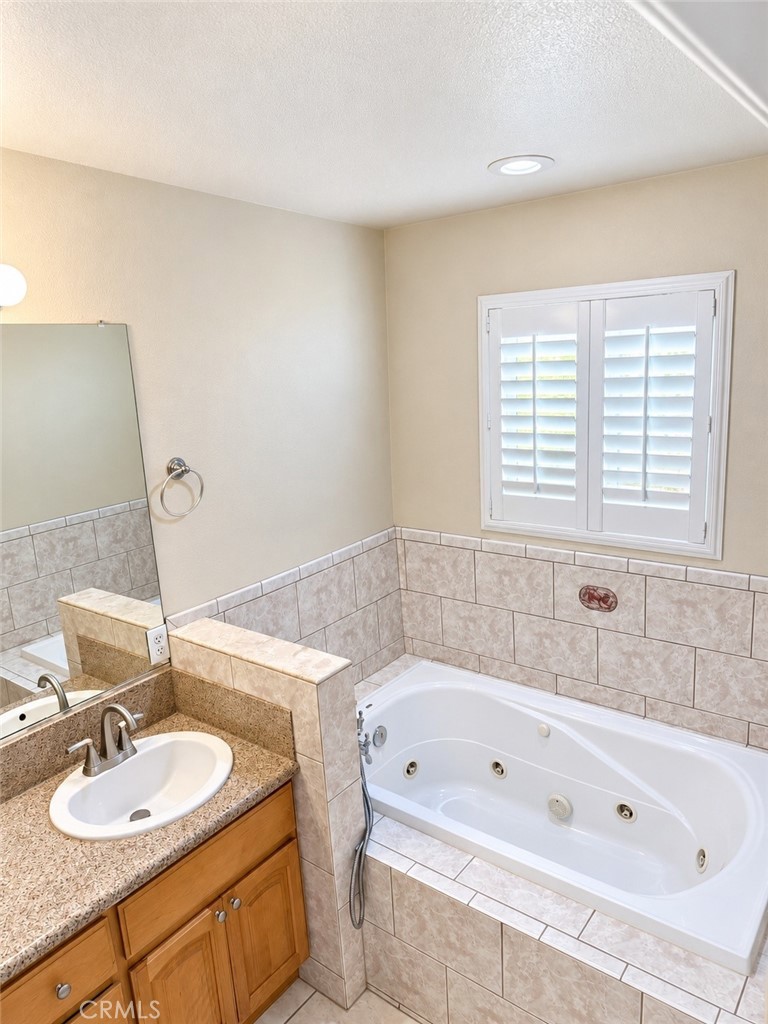 3757 Bresee Property Photo 8