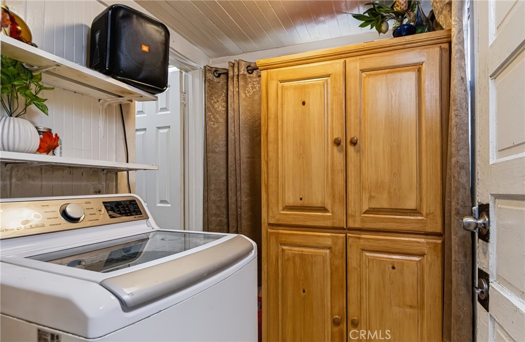 4915 2nd Property Photo 14