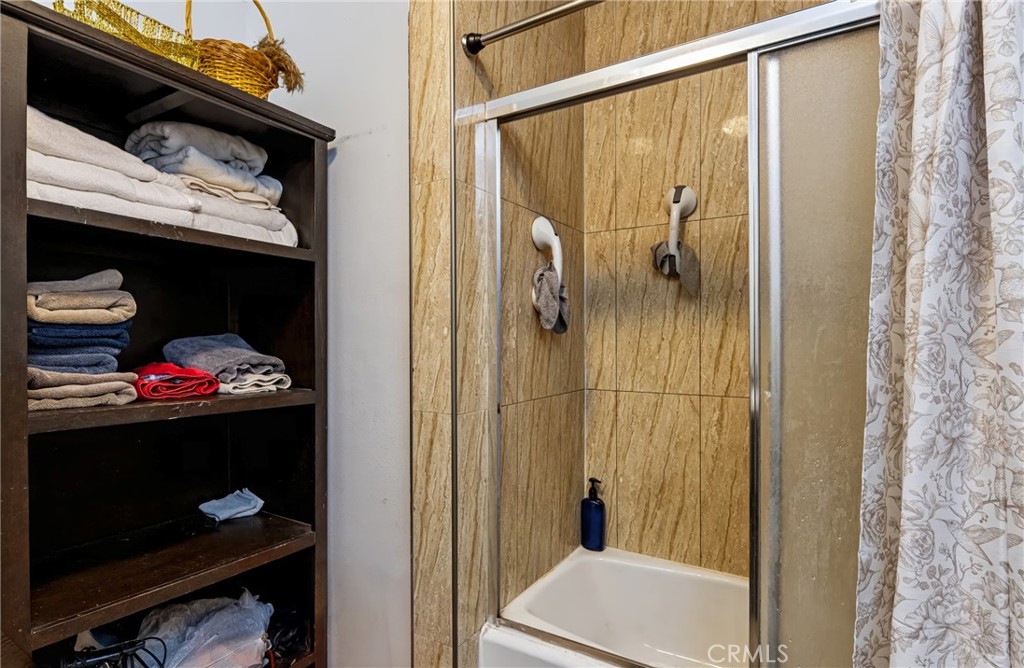 4915 2nd Property Photo 15
