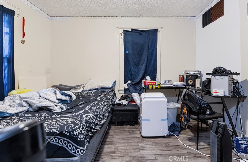 4915 2nd Property Photo 23