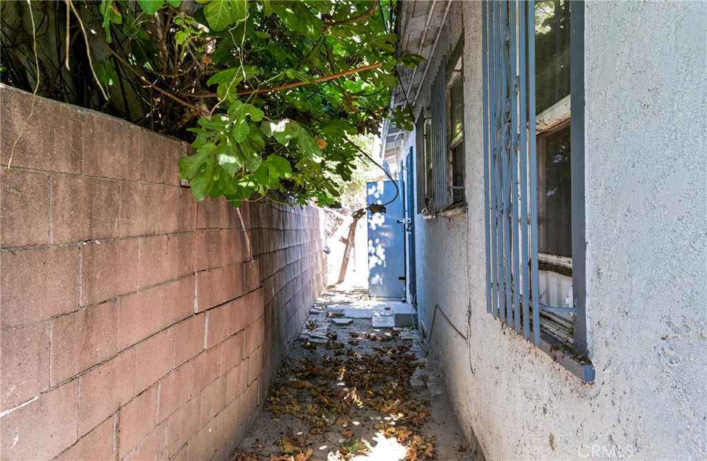 4915 2nd Property Photo 27