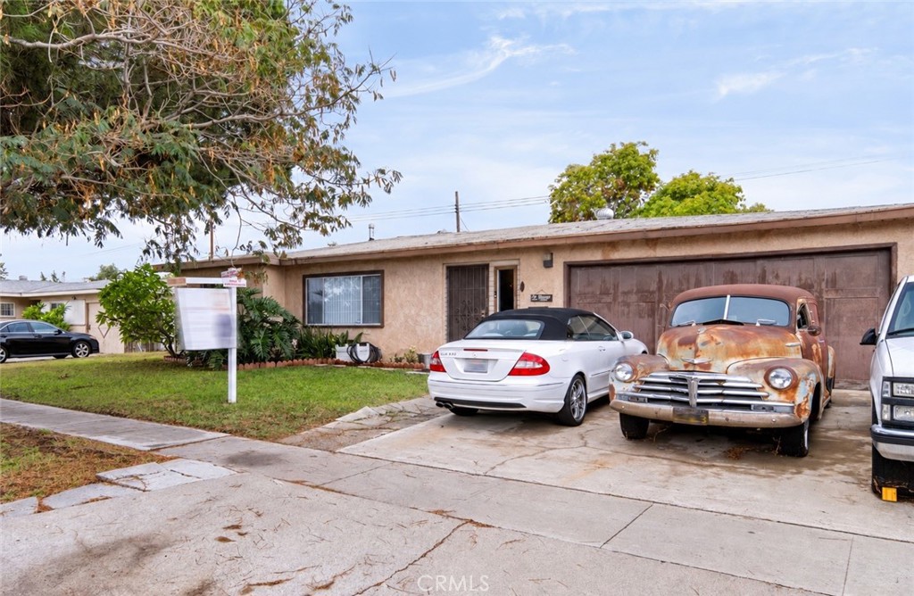 13735 Roxey Property Photo 3