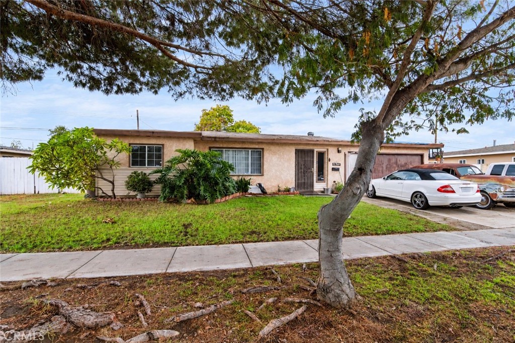 13735 Roxey Property Photo 4