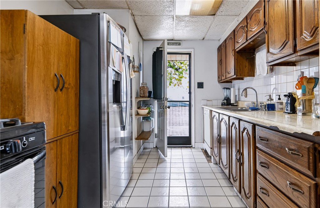 13735 Roxey Property Photo 8