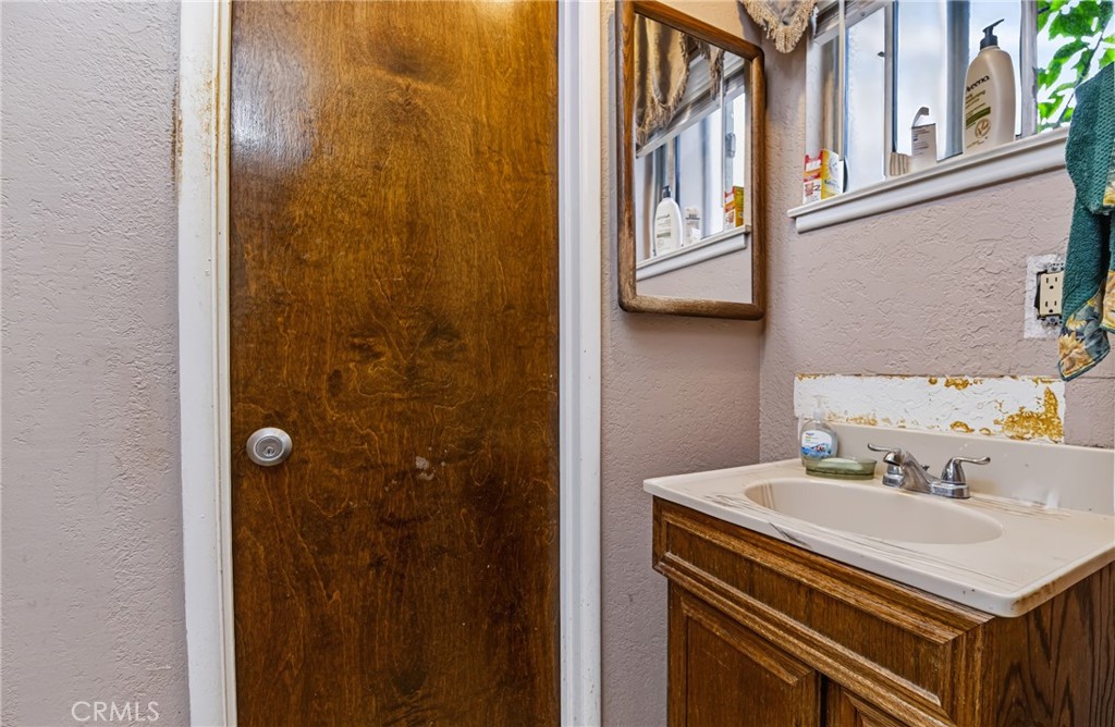 13735 Roxey Property Photo 18