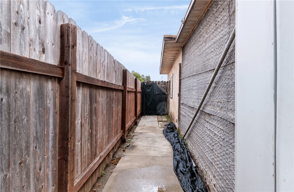 13735 Roxey Property Photo 24
