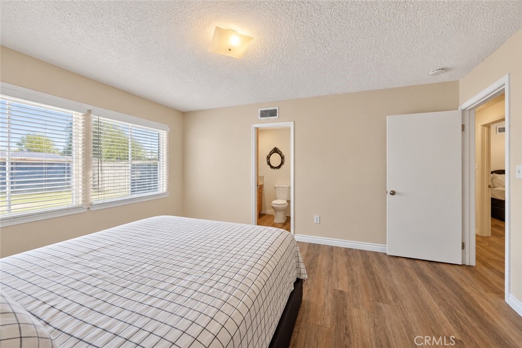 751 E Hensel Property Photo 27