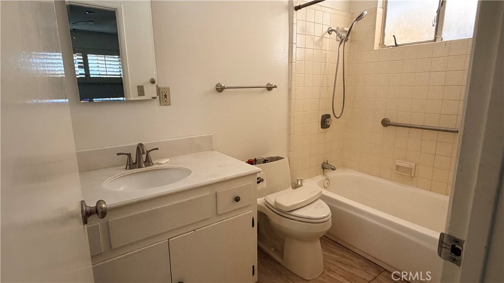 1123 E 38th Property Photo 12