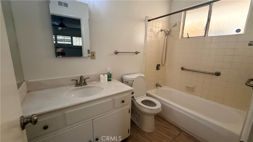 1123 E 38th Property Photo 14