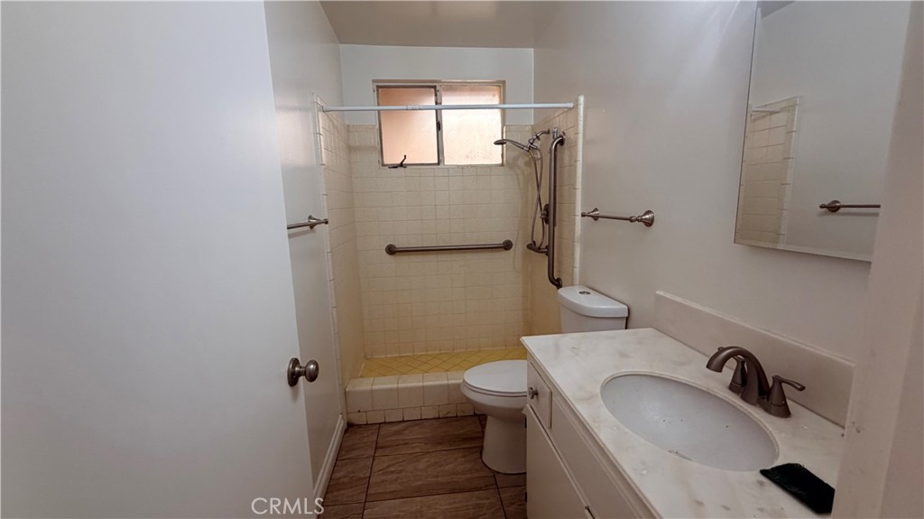 1123 E 38th Property Photo 23