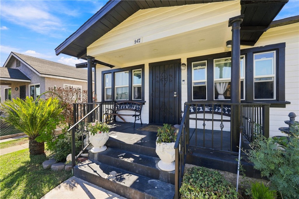 947 S Vancouver Avenue Property Photo 4