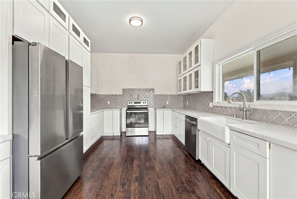 2154 W Avenue M12 Property Photo 8