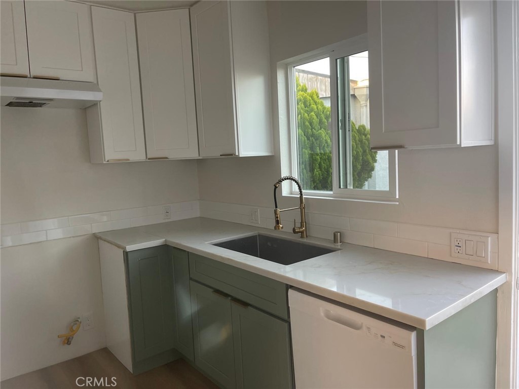 1249 Cary Property Photo 2