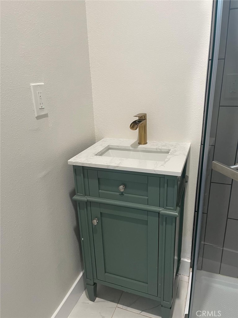 1249 Cary Property Photo 12