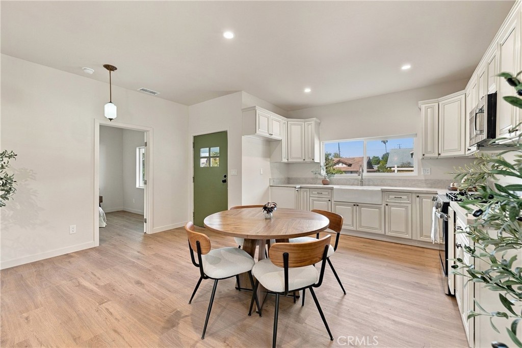 3230 Huron Street Property Photo 8