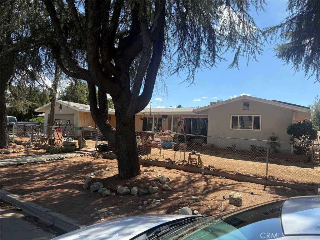 1086 N California Property Photo 1