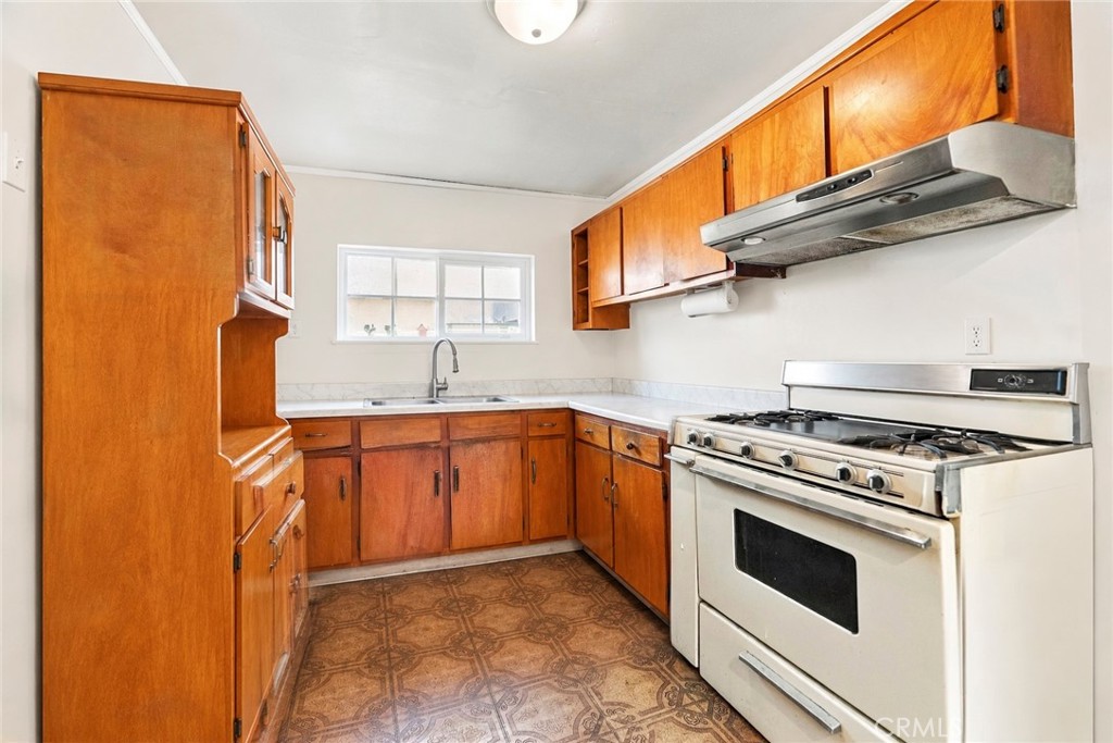 5139 Irvington Place Property Photo 17
