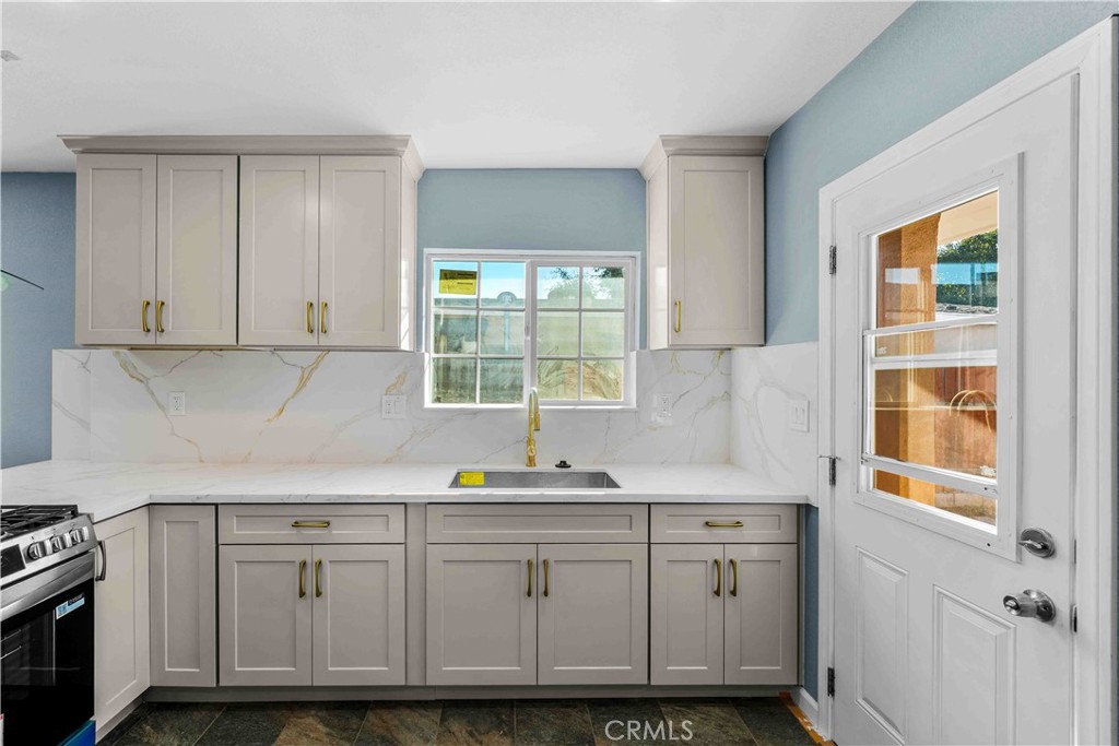 5442 Olanda Property Photo 8