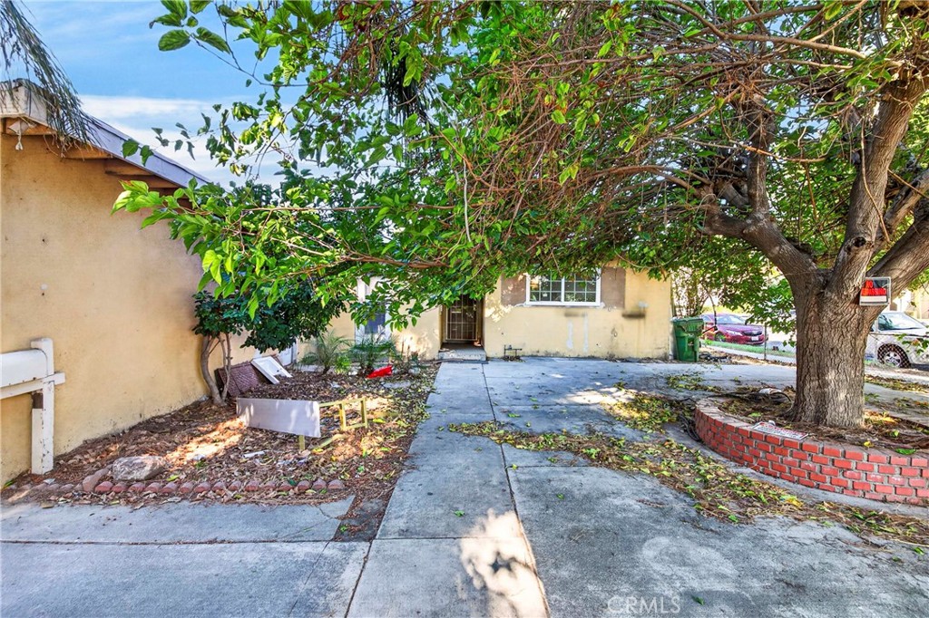 14901 Oswald Street Property Photo 4