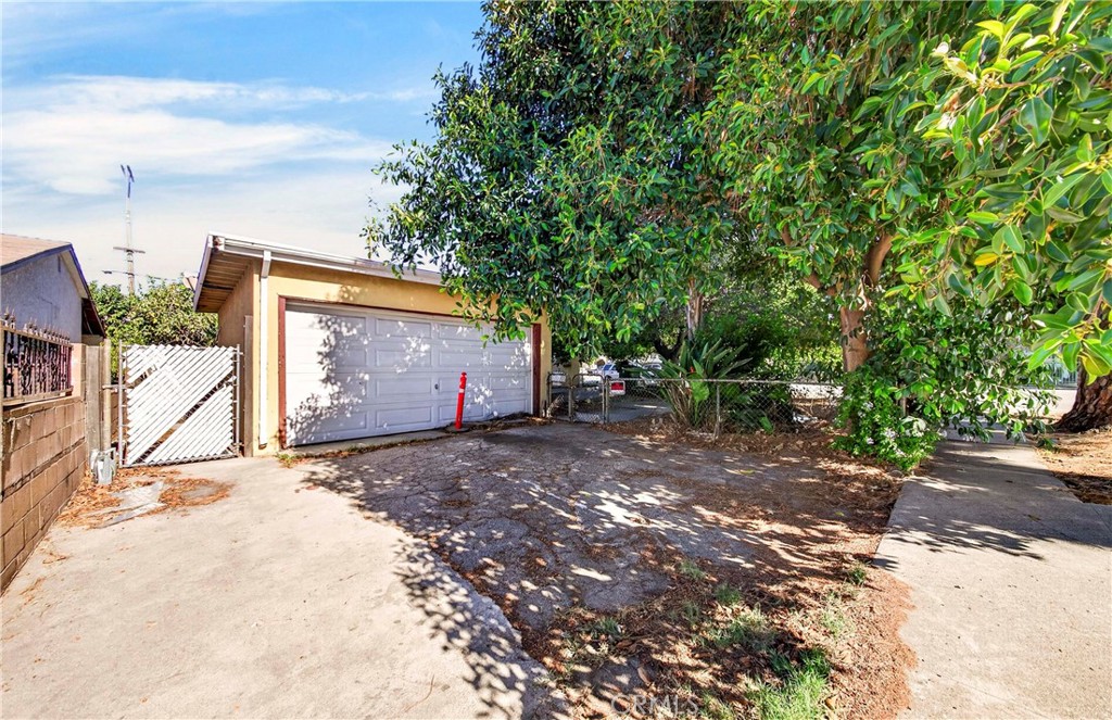 14901 Oswald Street Property Photo 6