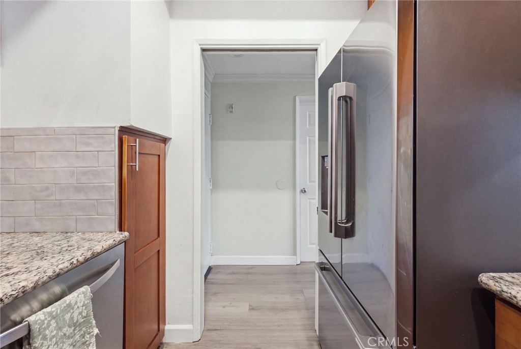 729 S Hobart Boulevard 11 Property Photo 4