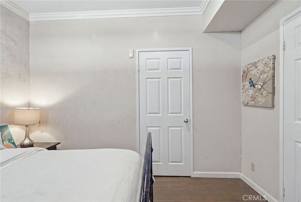 729 S Hobart Boulevard 11 Property Photo 14